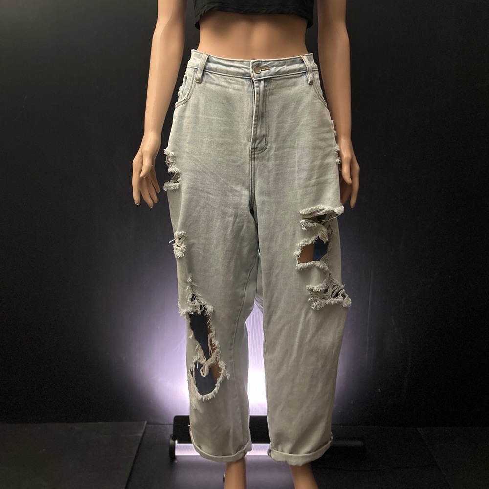 NWT Fashion Nova Distressed Jeans size 20